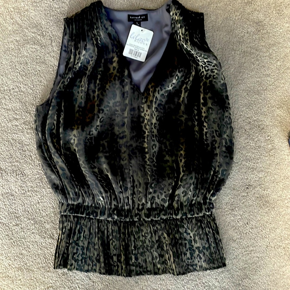 Charcoal sparkle, leopard top